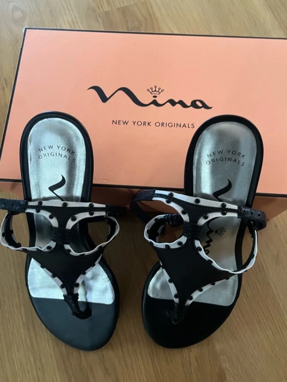 Nina Vevilla Sandals